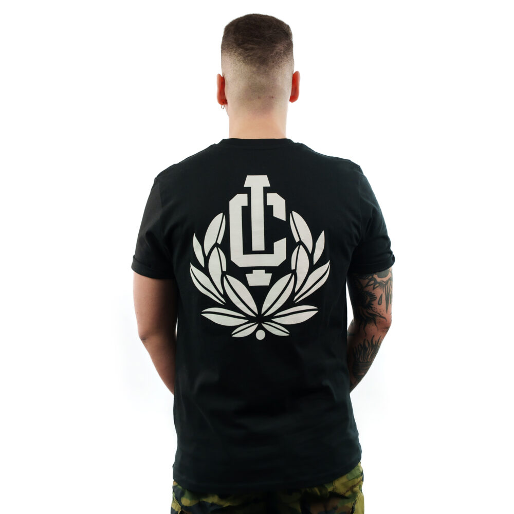 25-01_IC-BREACH_US-WREATH_B-02